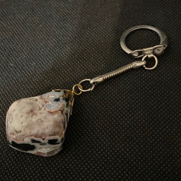 Vintage 4 piece brooch, bracelet, keychain & necklace with mixed stones - Picture 9 of 10